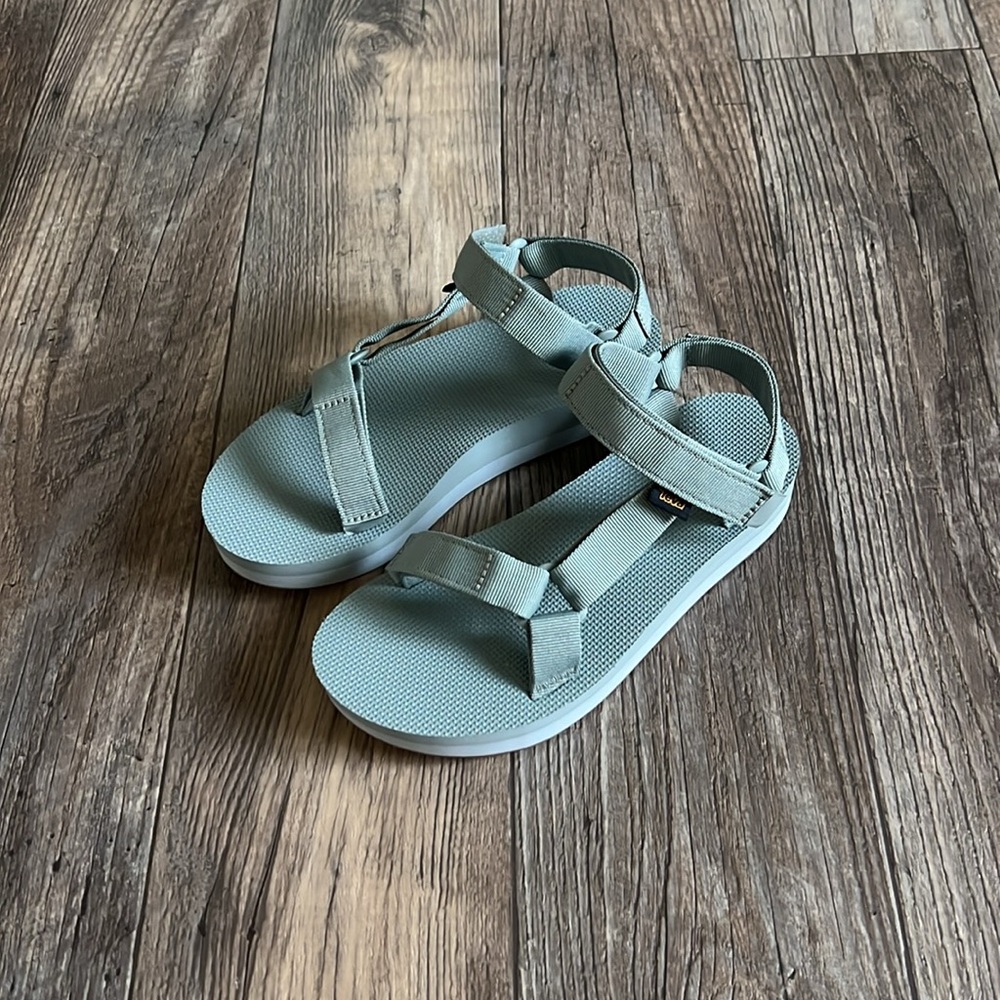 Teva Shoes Midform Universal :Wrought Iron Pearl Blue Strap Sandals NEW